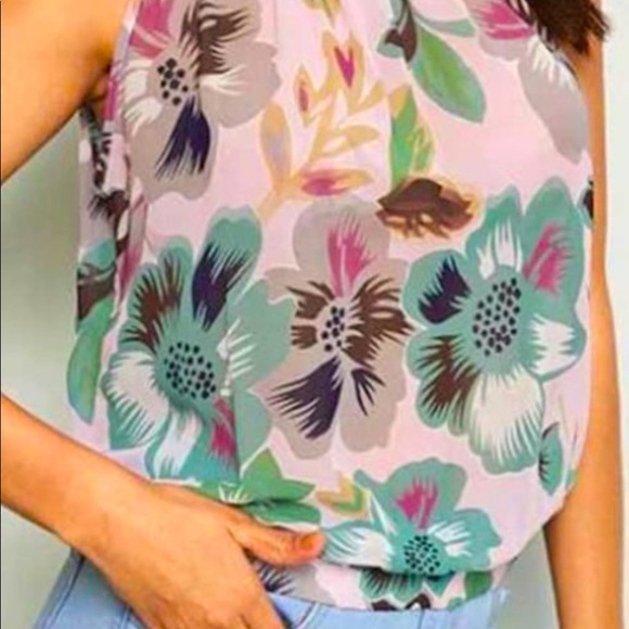 Halter top fashion FLORAL Blouse trending Brand new - Picture 2 of 4